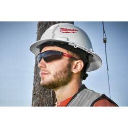 Okulary ochronne odporne na zarysowania Milwaukee | Enhanced Safety Glasses Tinted | Dobra Cena | Sklep Online - Norwit.pl